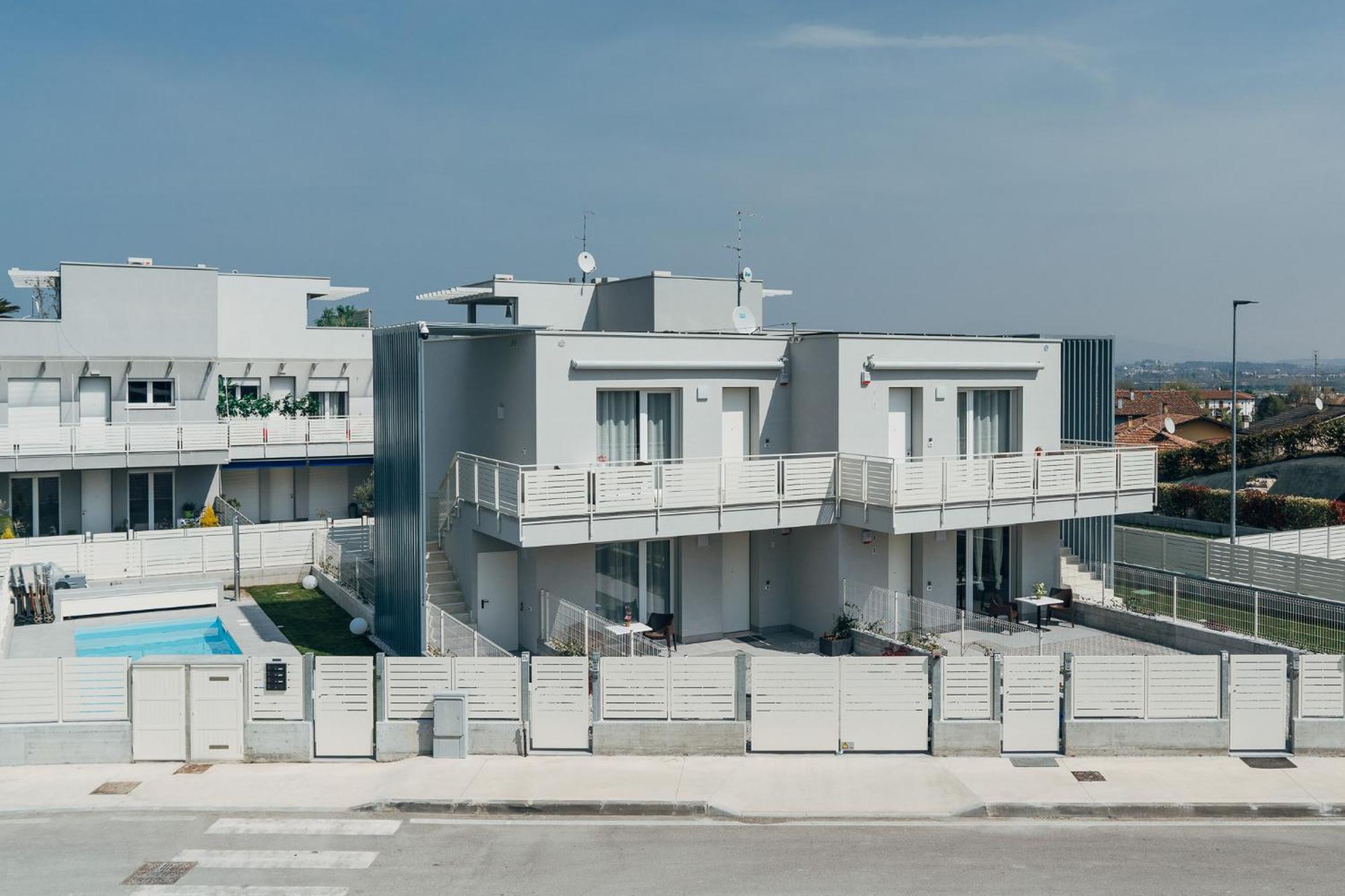 The Prince - Luxury Apartments With Pool Peschiera del Garda Exterior foto