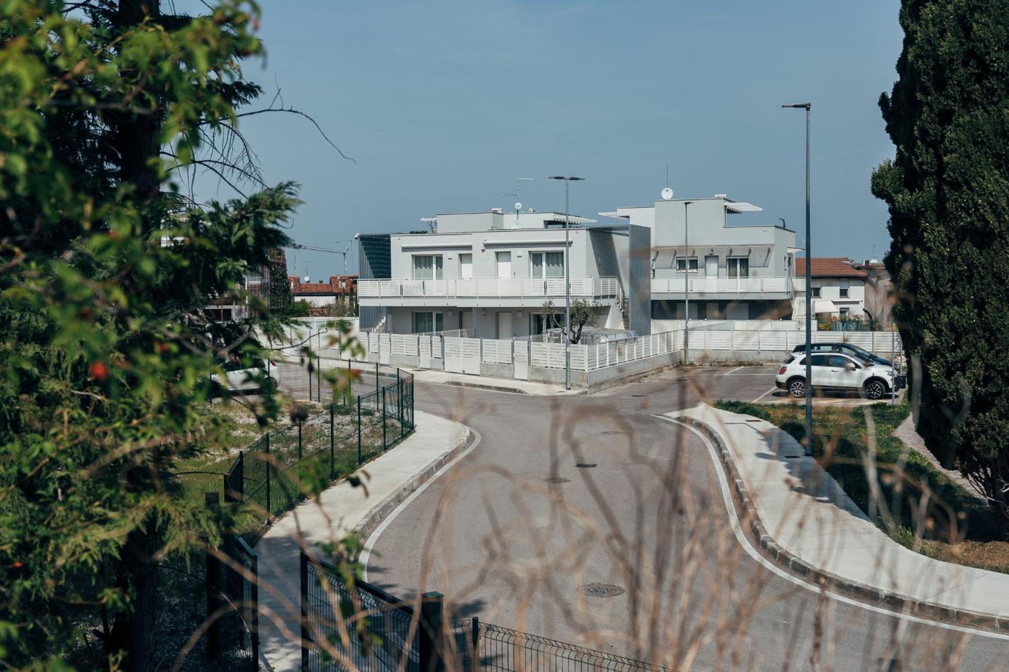 The Prince - Luxury Apartments With Pool Peschiera del Garda Exterior foto